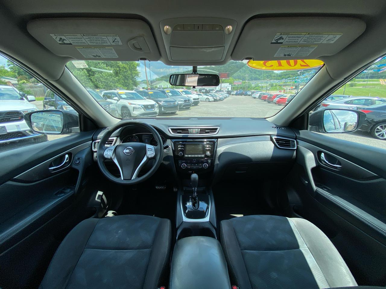 Nissan Rogue FWD 4dr SV 2015
