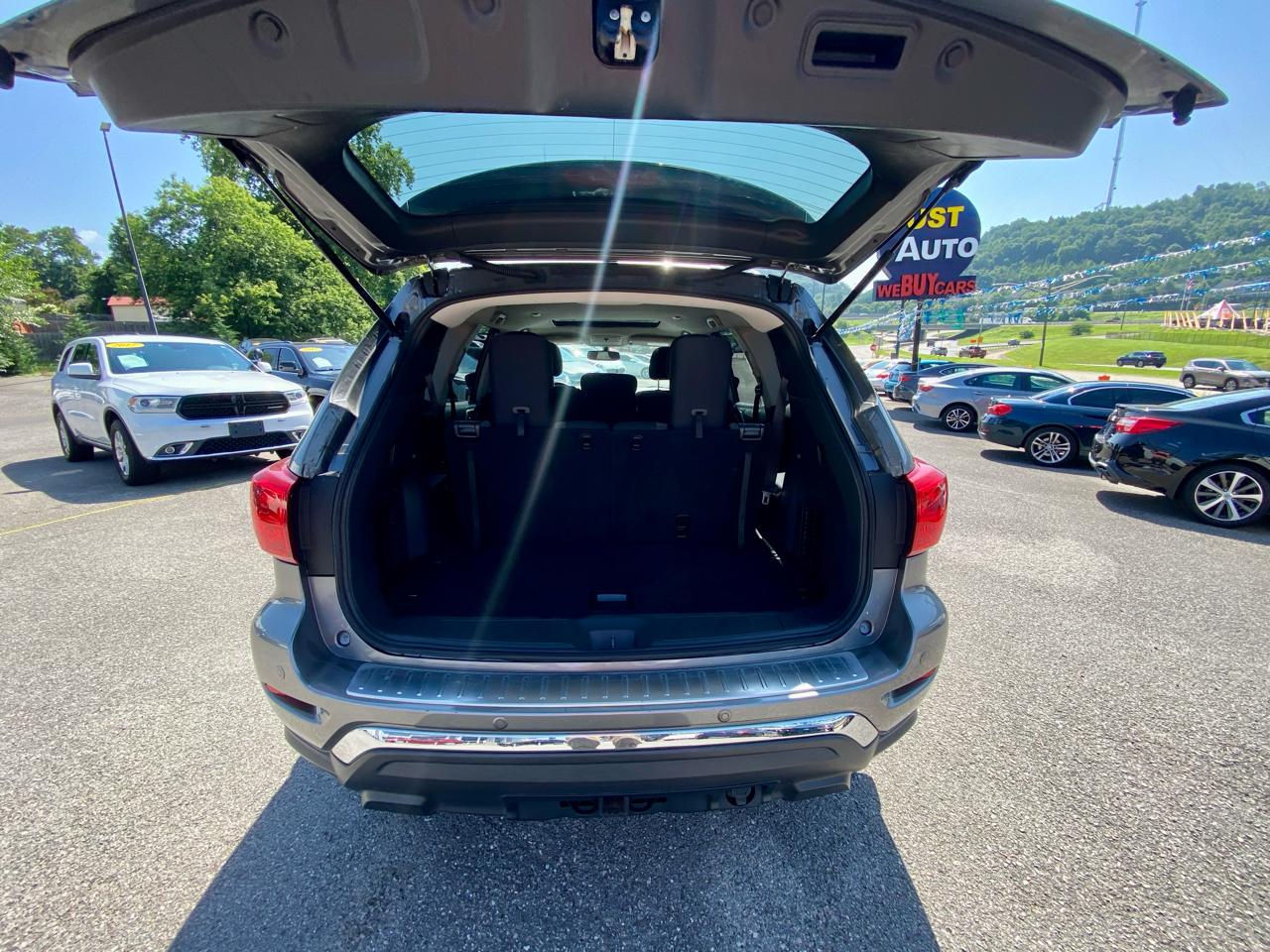 Nissan Pathfinder 4x4 SV 2017
