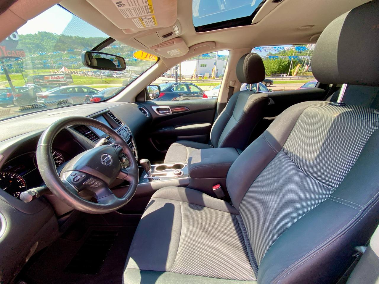 Nissan Pathfinder 4x4 SV 2017