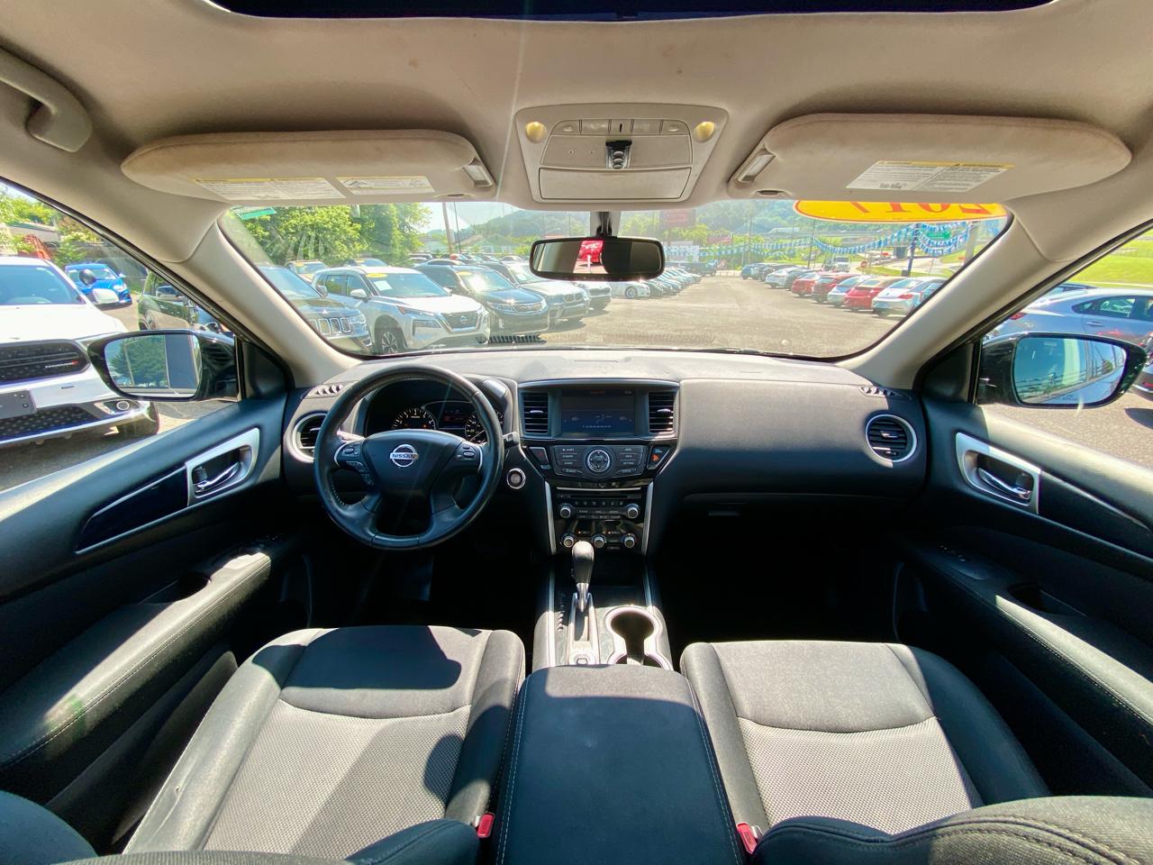 Nissan Pathfinder 4x4 SV 2017