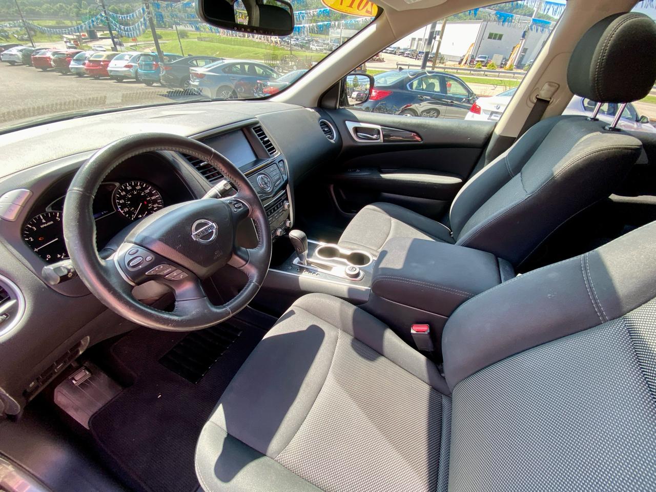 Nissan Pathfinder 4x4 SV 2017