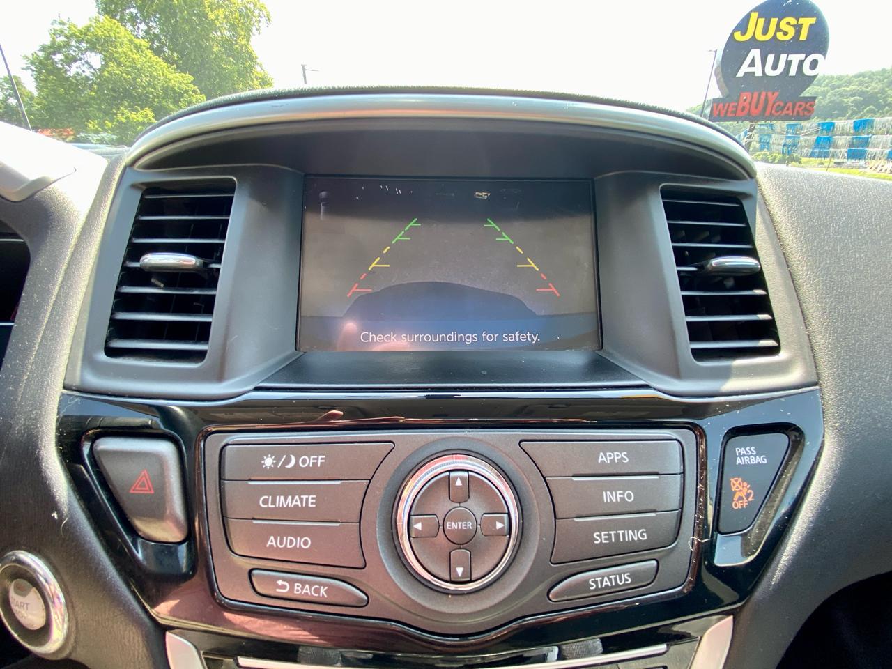Nissan Pathfinder 4x4 SV 2017