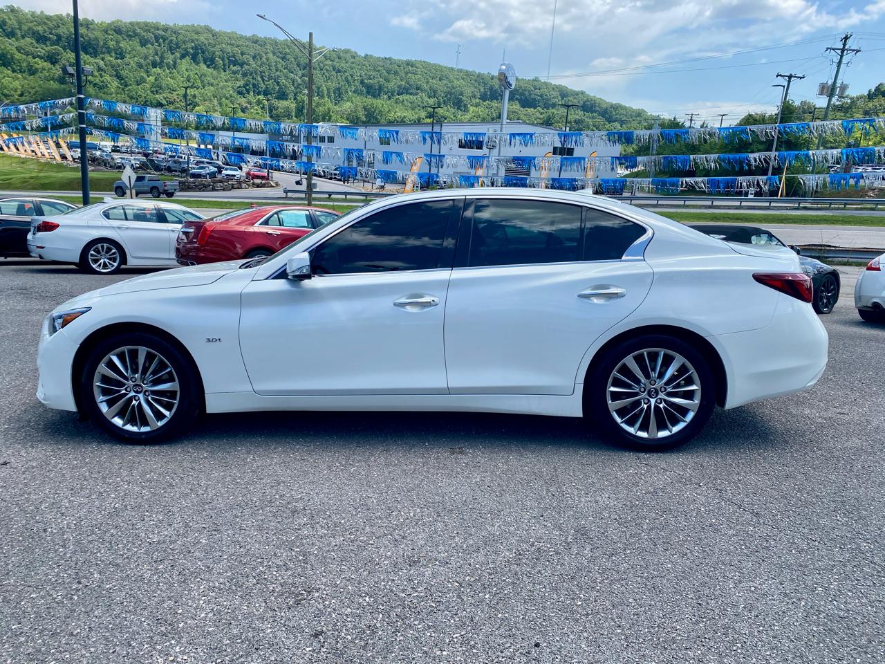 Infiniti Q50 3.0t LUXE AWD 2018