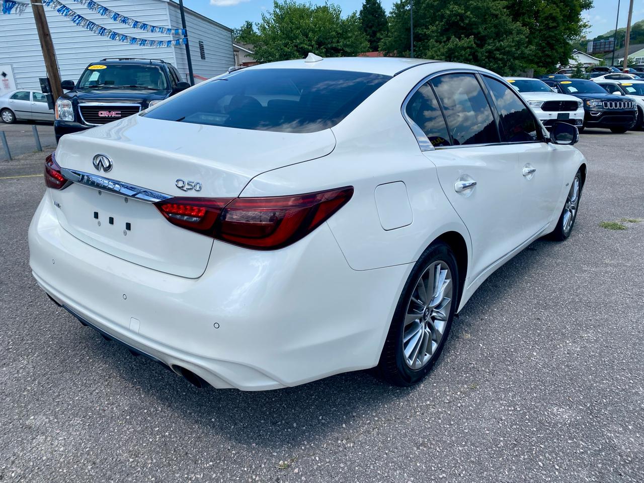 Infiniti Q50 3.0t LUXE AWD 2018
