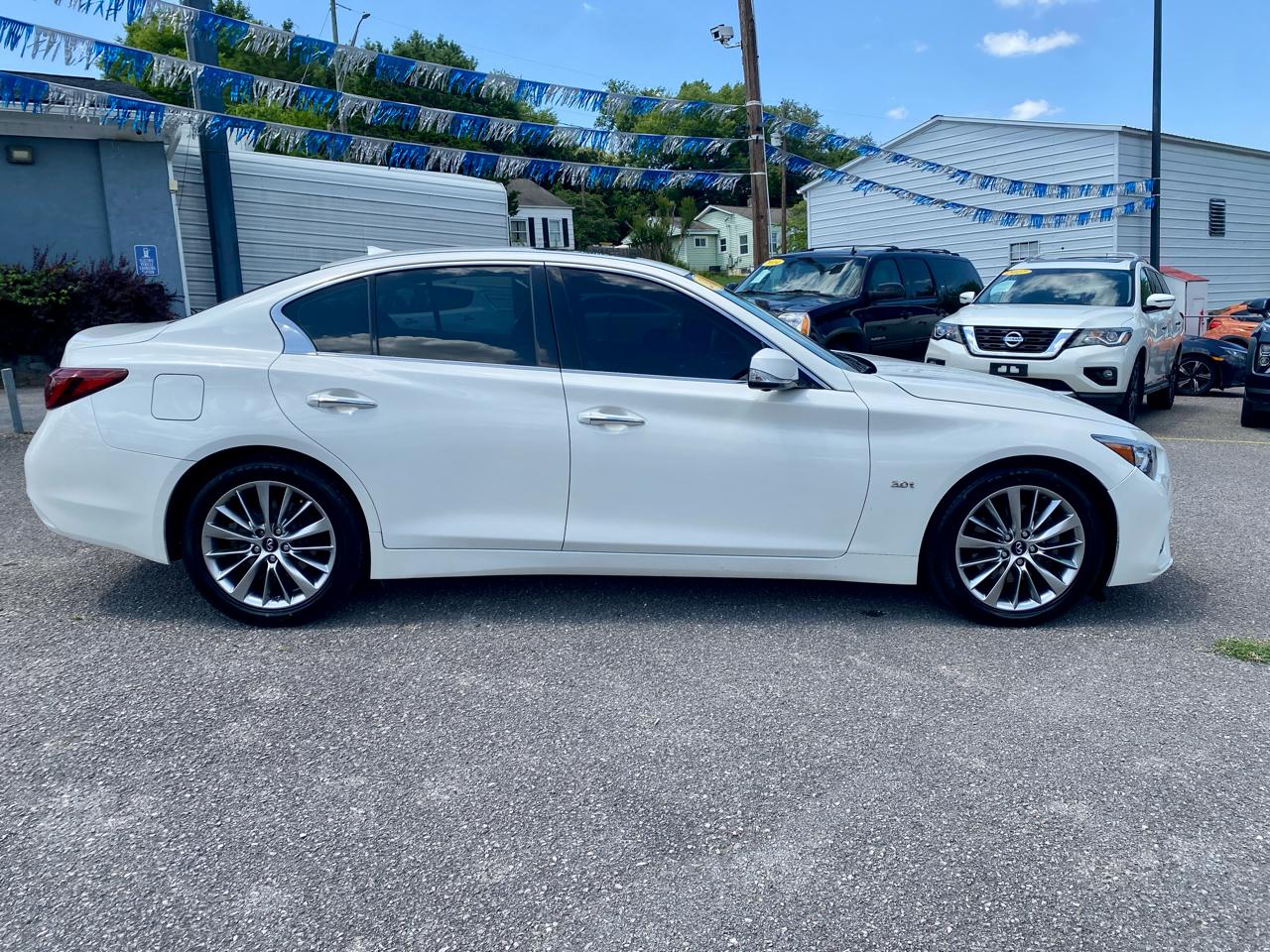 Infiniti Q50 3.0t LUXE AWD 2018