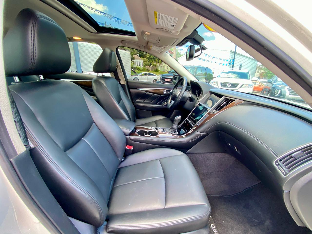 Infiniti Q50 3.0t LUXE AWD 2018