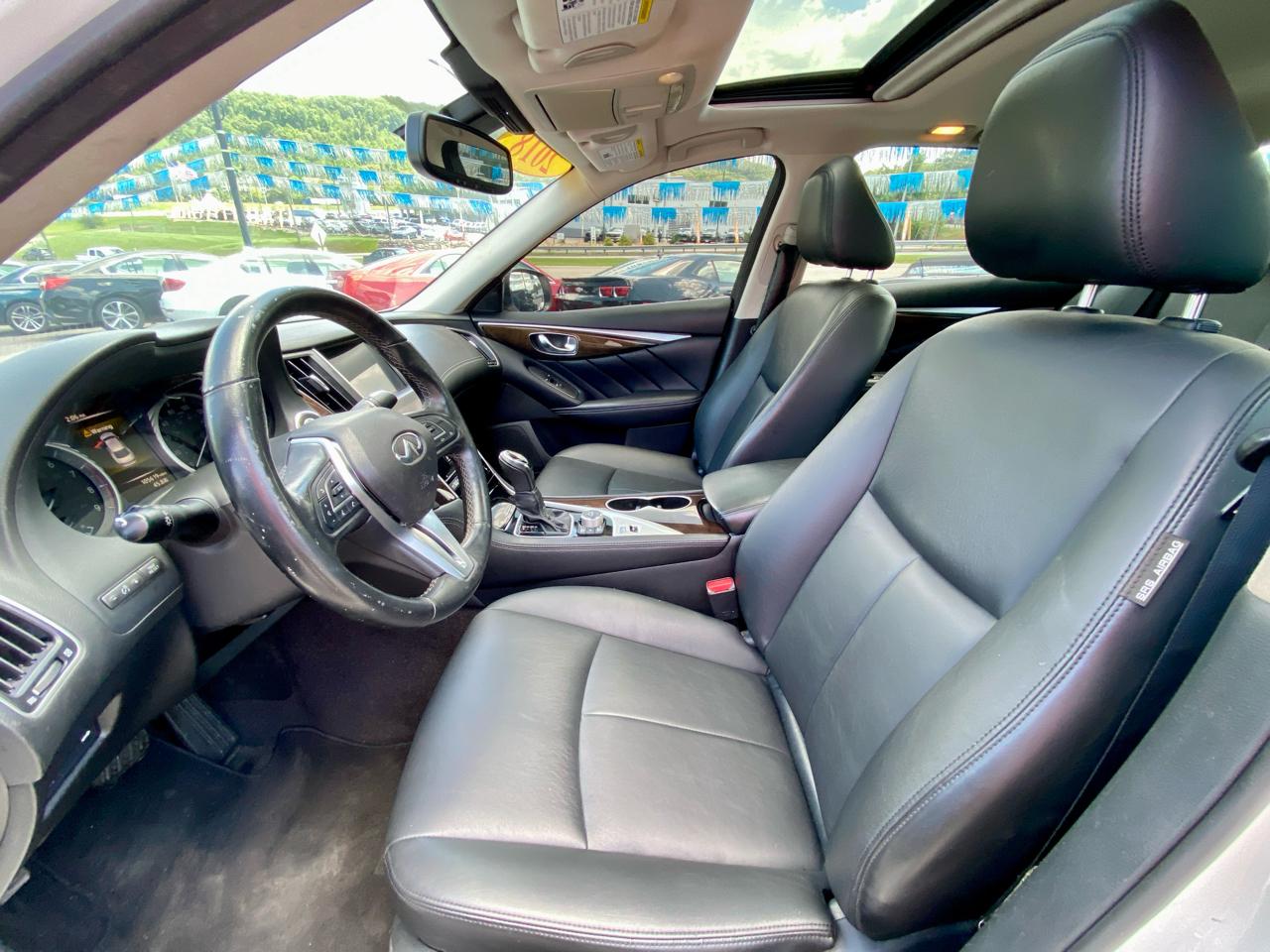 Infiniti Q50 3.0t LUXE AWD 2018