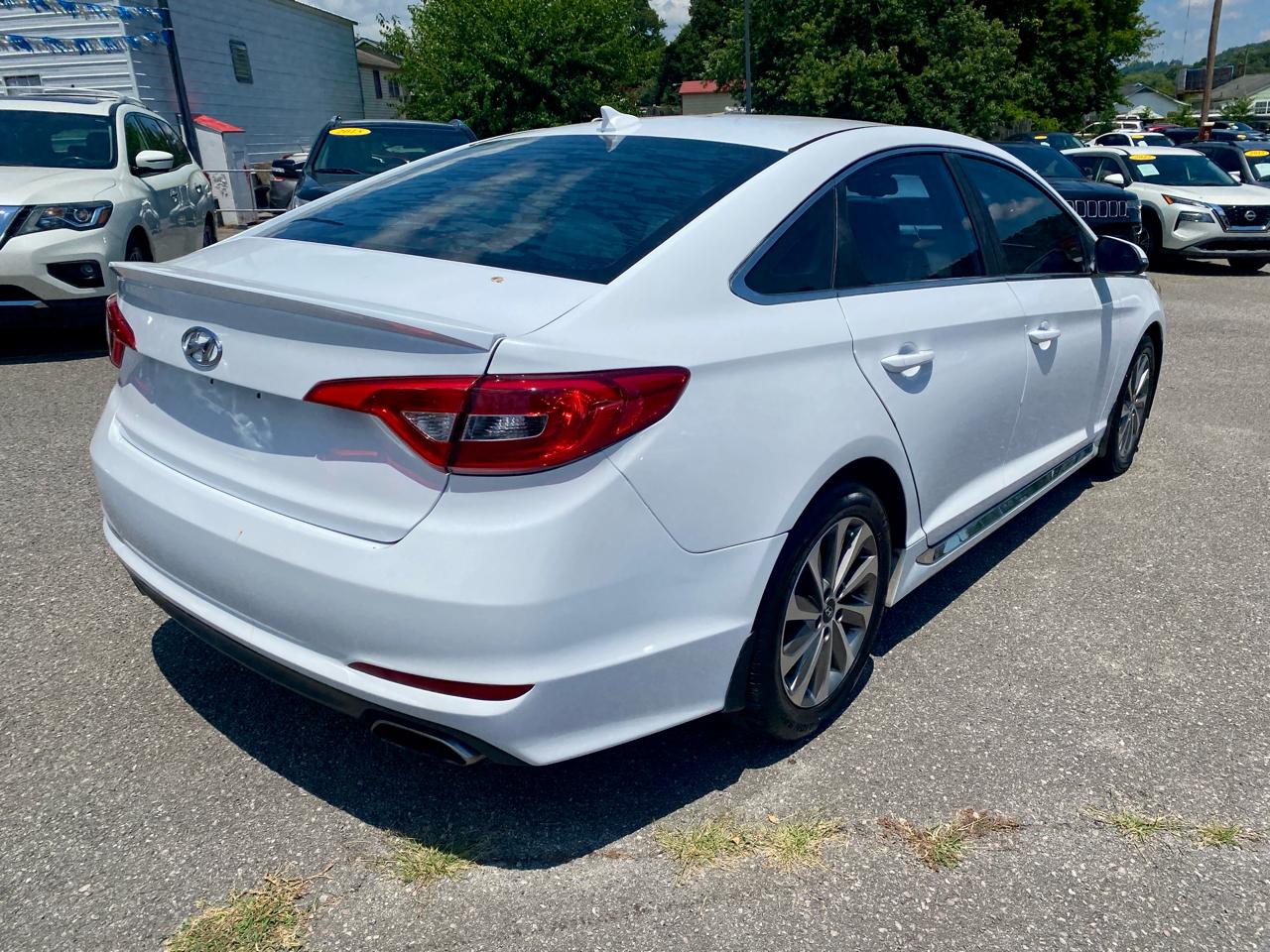 Hyundai Sonata 4dr Sdn 2.4L Sport 2015