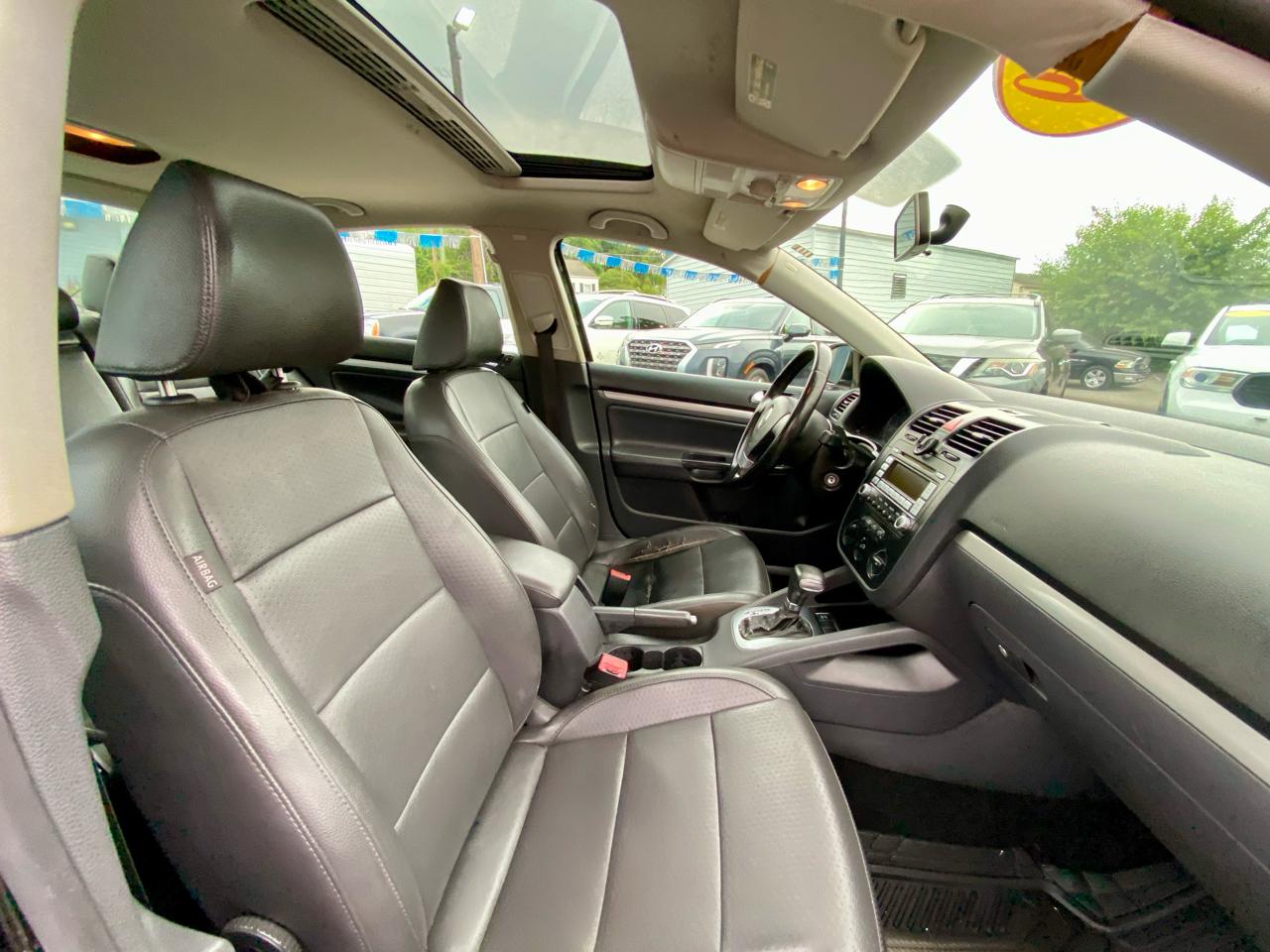 Volkswagen Jetta Sedan 4dr Auto SEL 2009