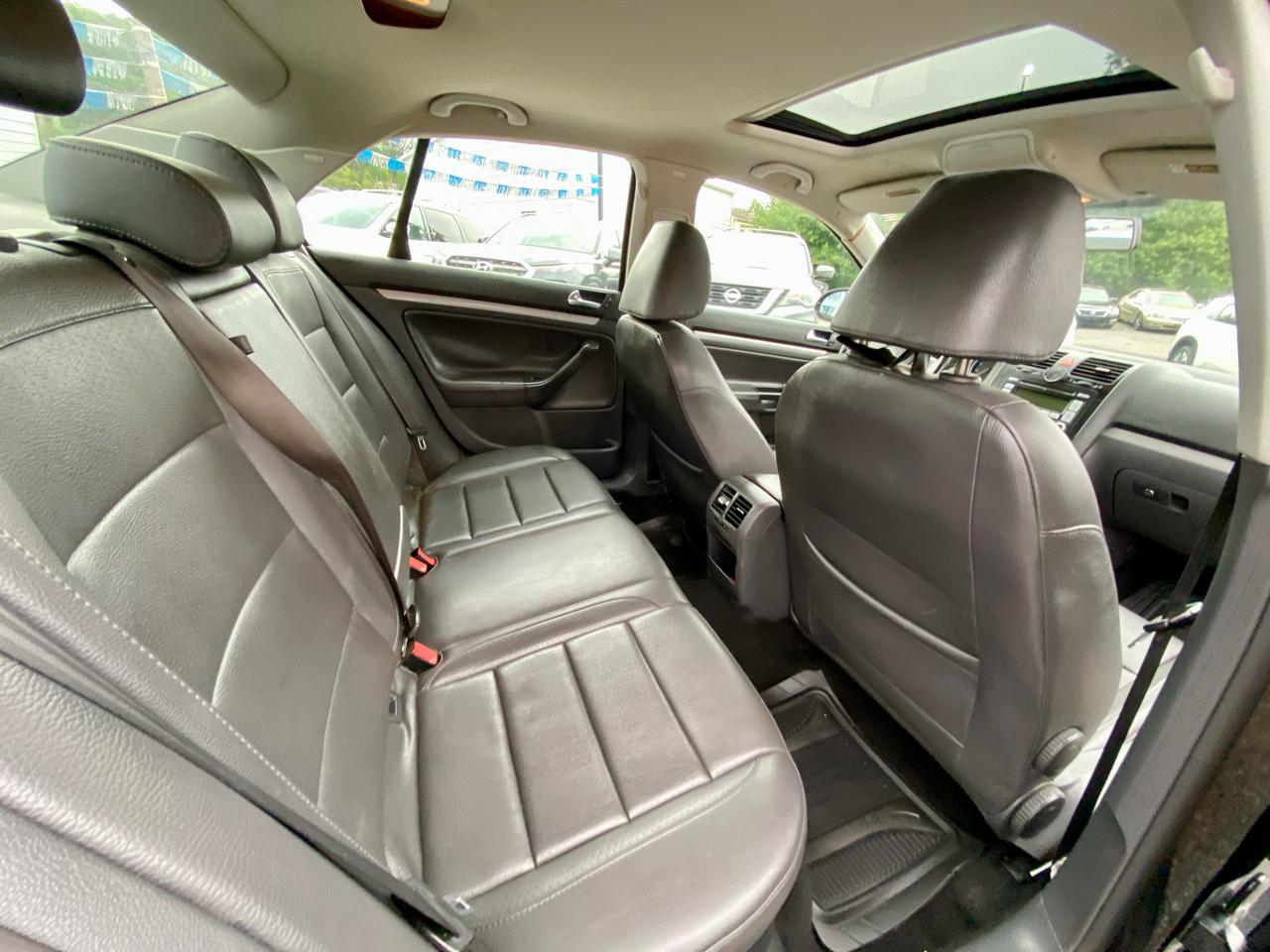 Volkswagen Jetta Sedan 4dr Auto SEL 2009