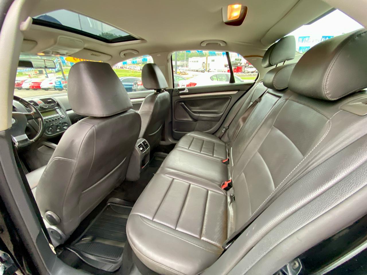 Volkswagen Jetta Sedan 4dr Auto SEL 2009