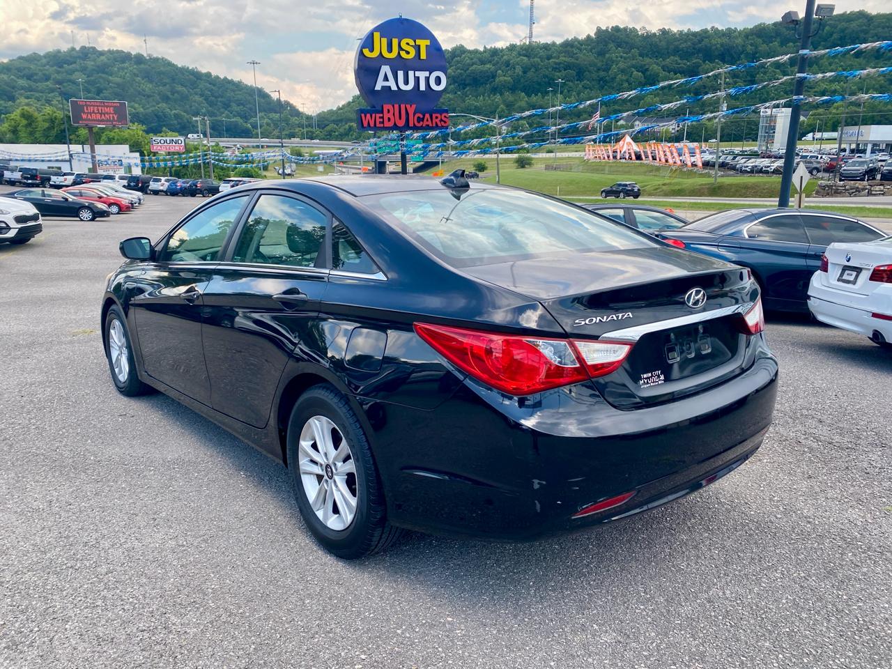 Hyundai Sonata 4dr Sdn 2.4L Auto GLS 2013