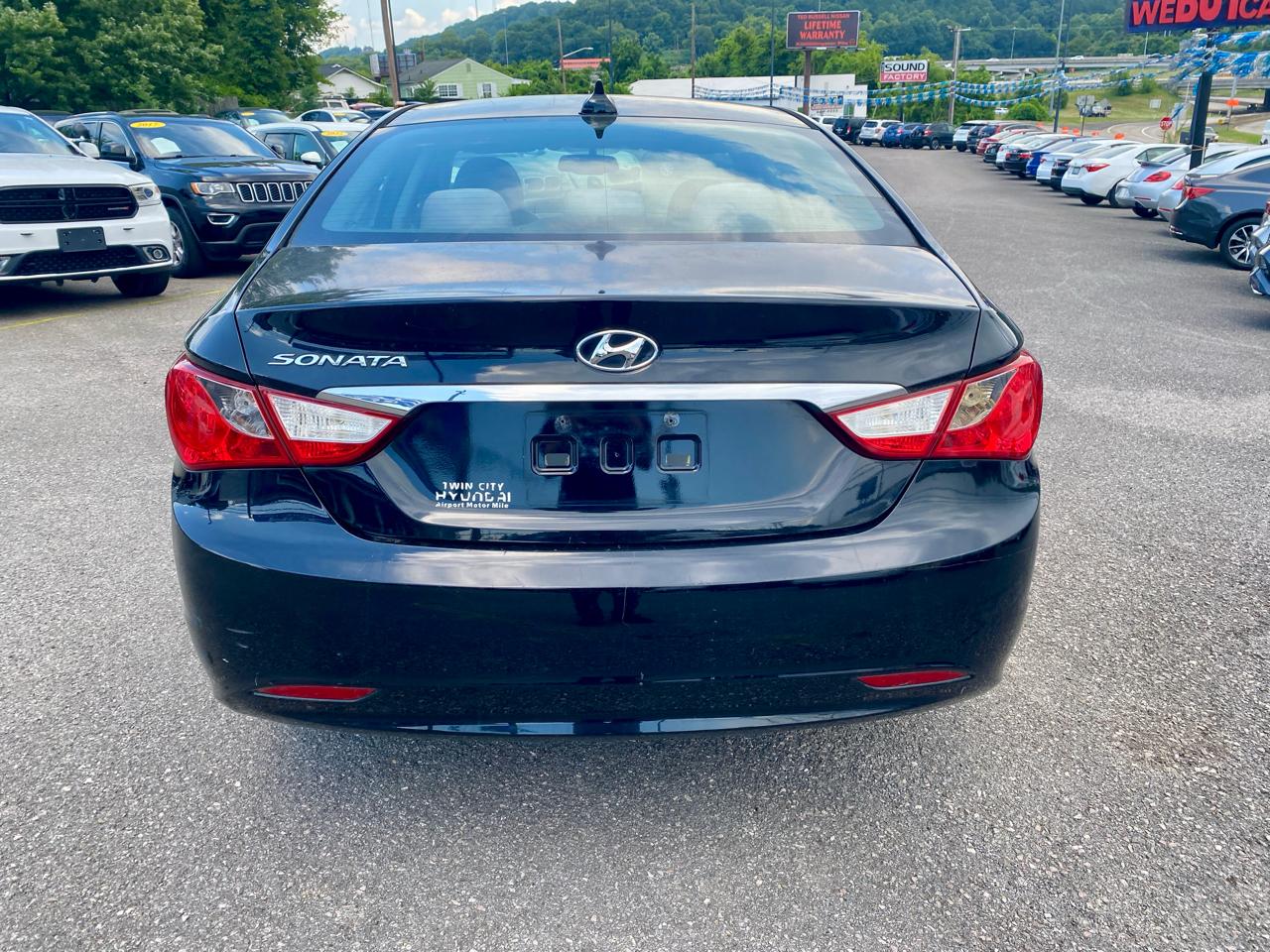 Hyundai Sonata 4dr Sdn 2.4L Auto GLS 2013