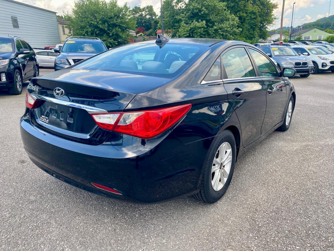Hyundai Sonata 4dr Sdn 2.4L Auto GLS 2013