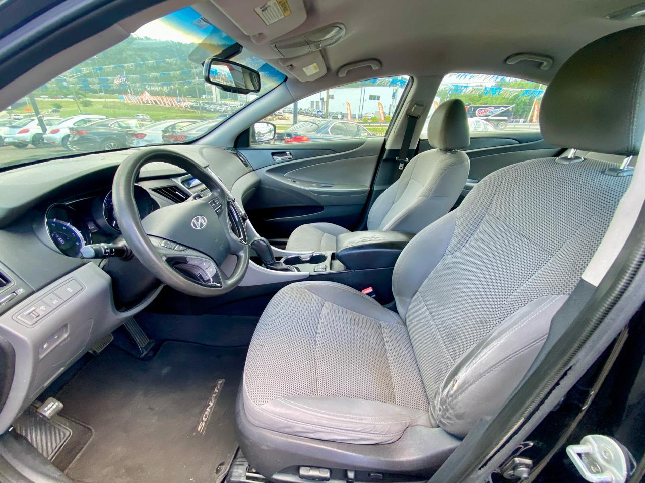 Hyundai Sonata 4dr Sdn 2.4L Auto GLS 2013