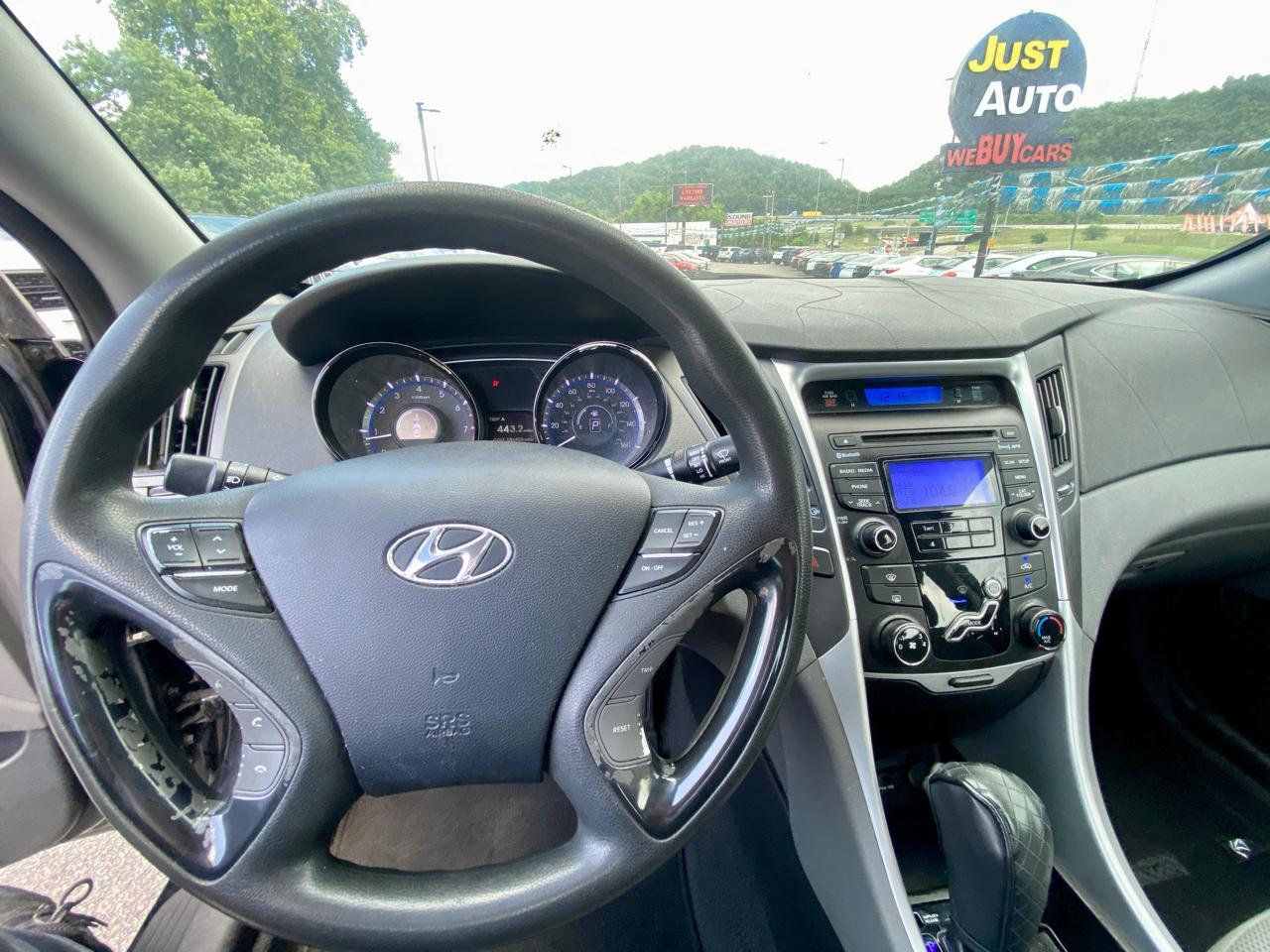 Hyundai Sonata 4dr Sdn 2.4L Auto GLS 2013