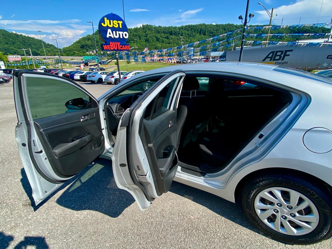Hyundai Elantra SE Auto 2019