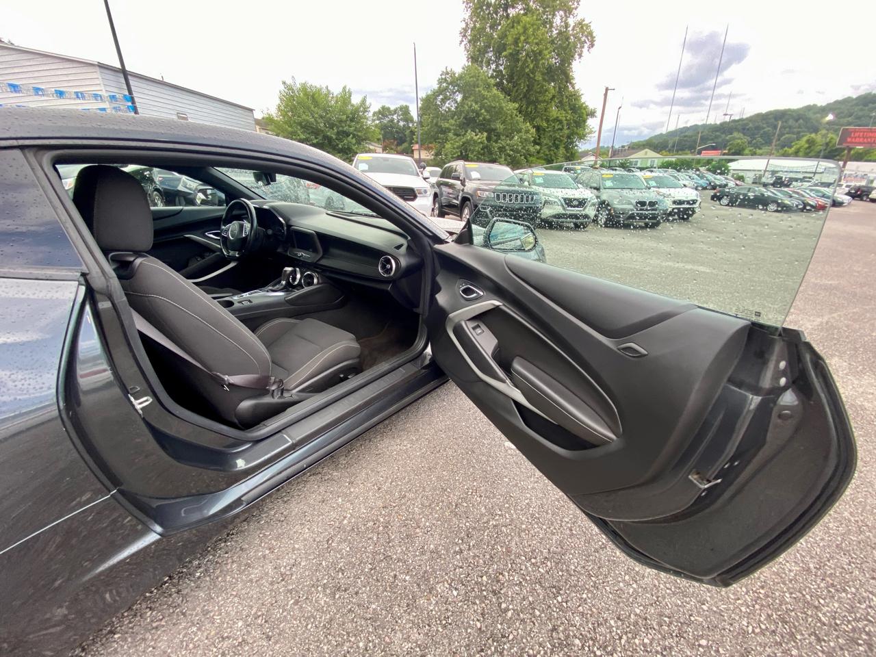 Chevrolet Camaro 2dr Cpe 1LT 2017