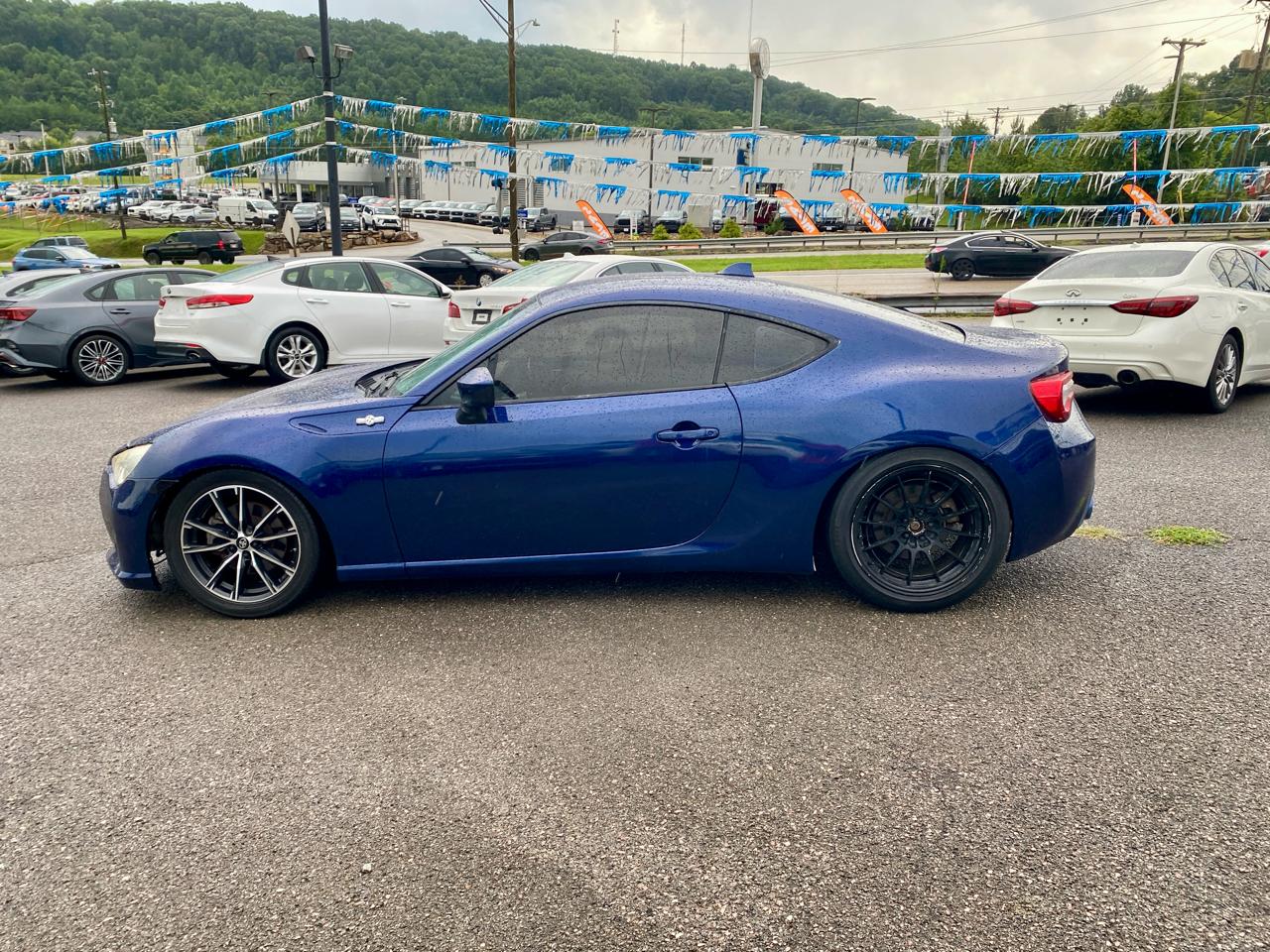 Scion FR-S 2dr Cpe Man (Natl) 2013