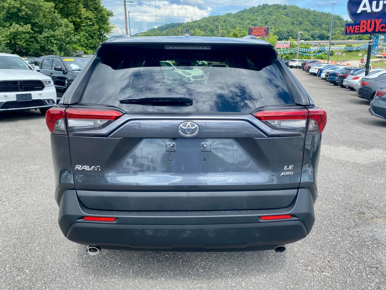 Toyota RAV4 LE AWD (Natl) 2019