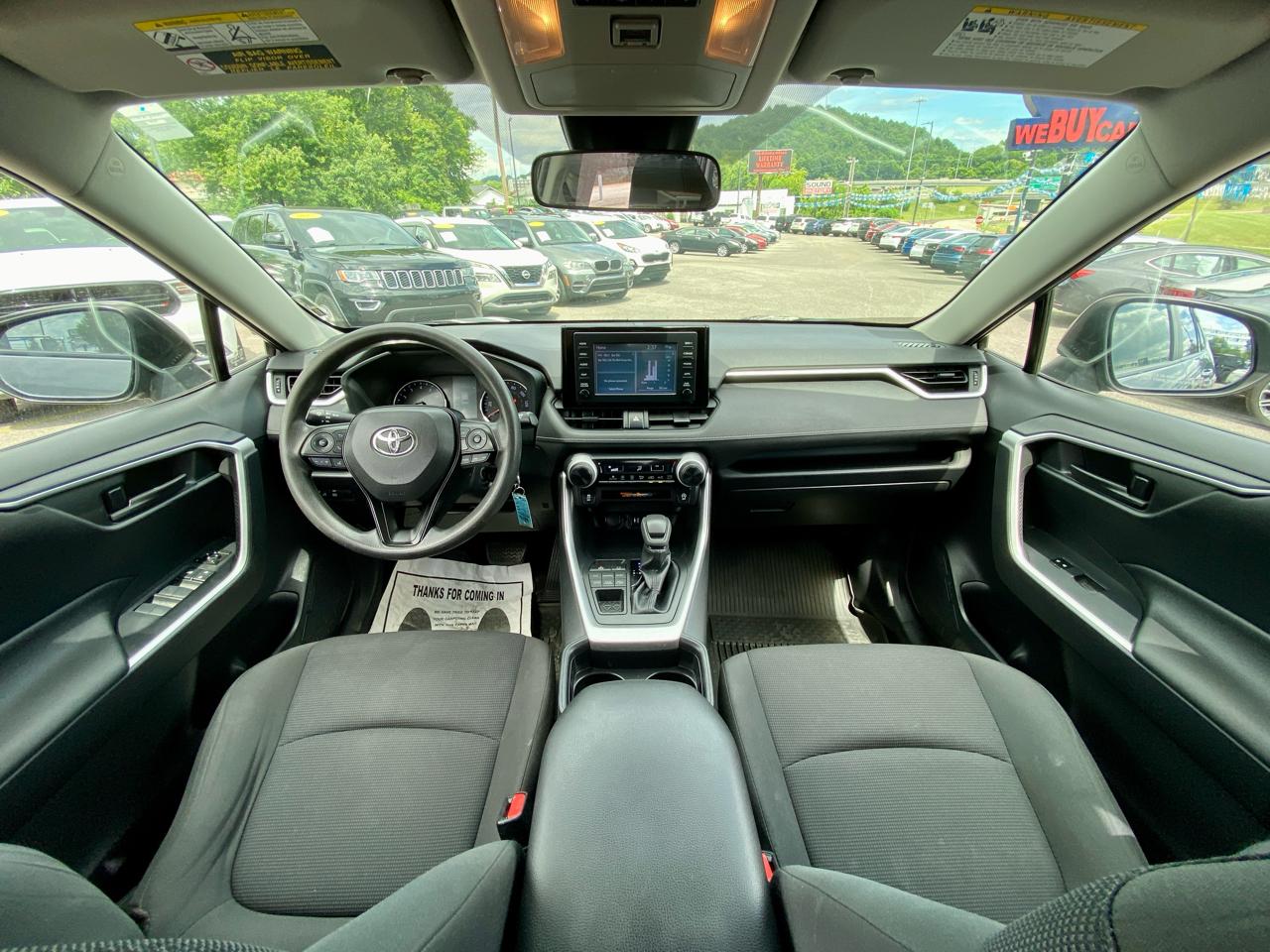 Toyota RAV4 LE AWD (Natl) 2019