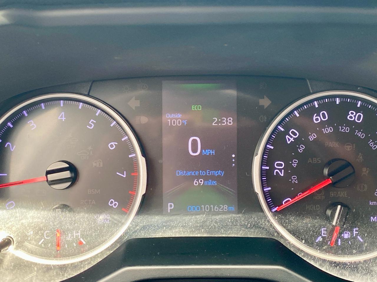 Toyota RAV4 LE AWD (Natl) 2019