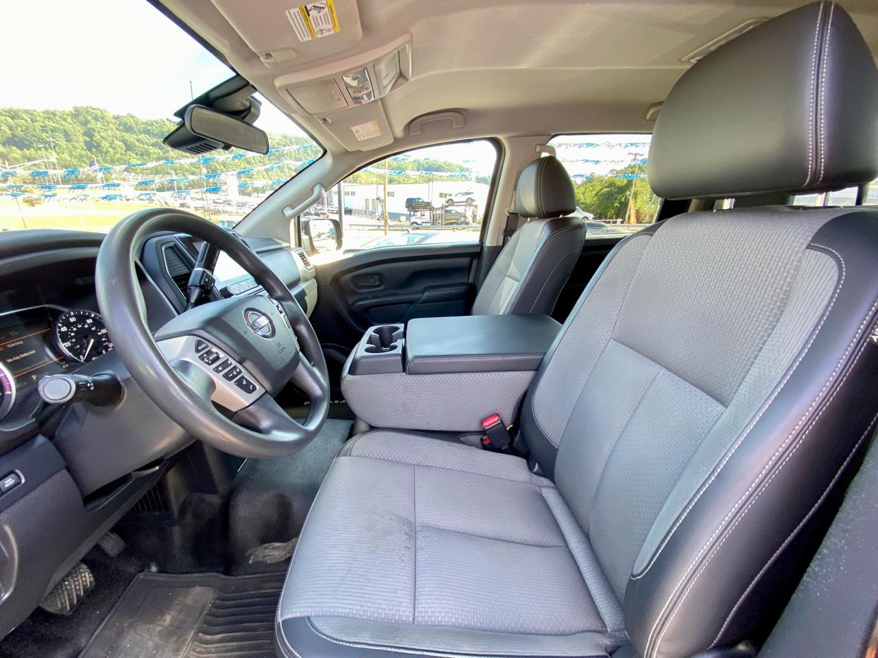 Nissan Titan 4x4 Crew Cab S 2021