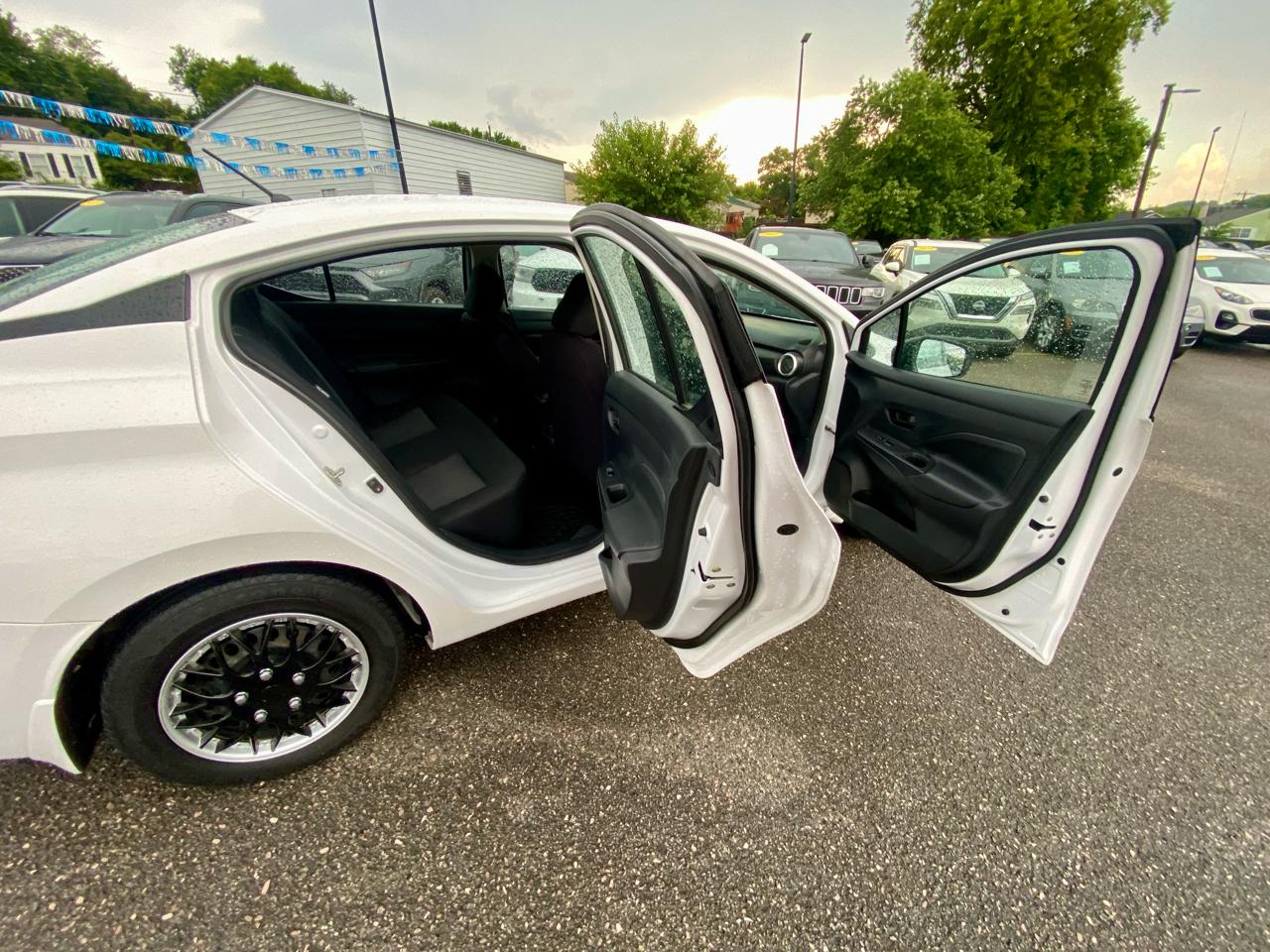 Nissan Versa S CVT 2020