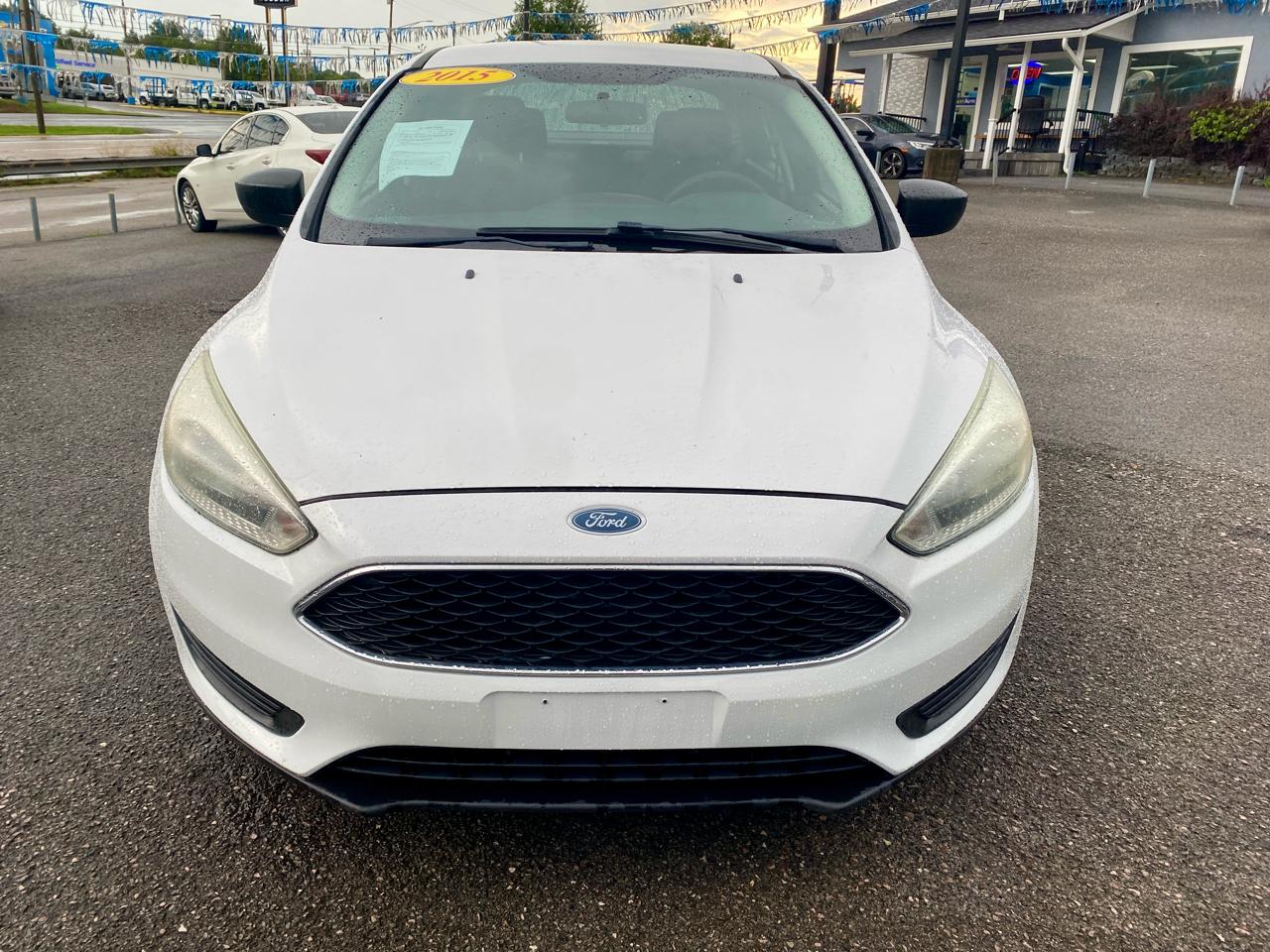 Ford Focus 4dr Sdn S 2015