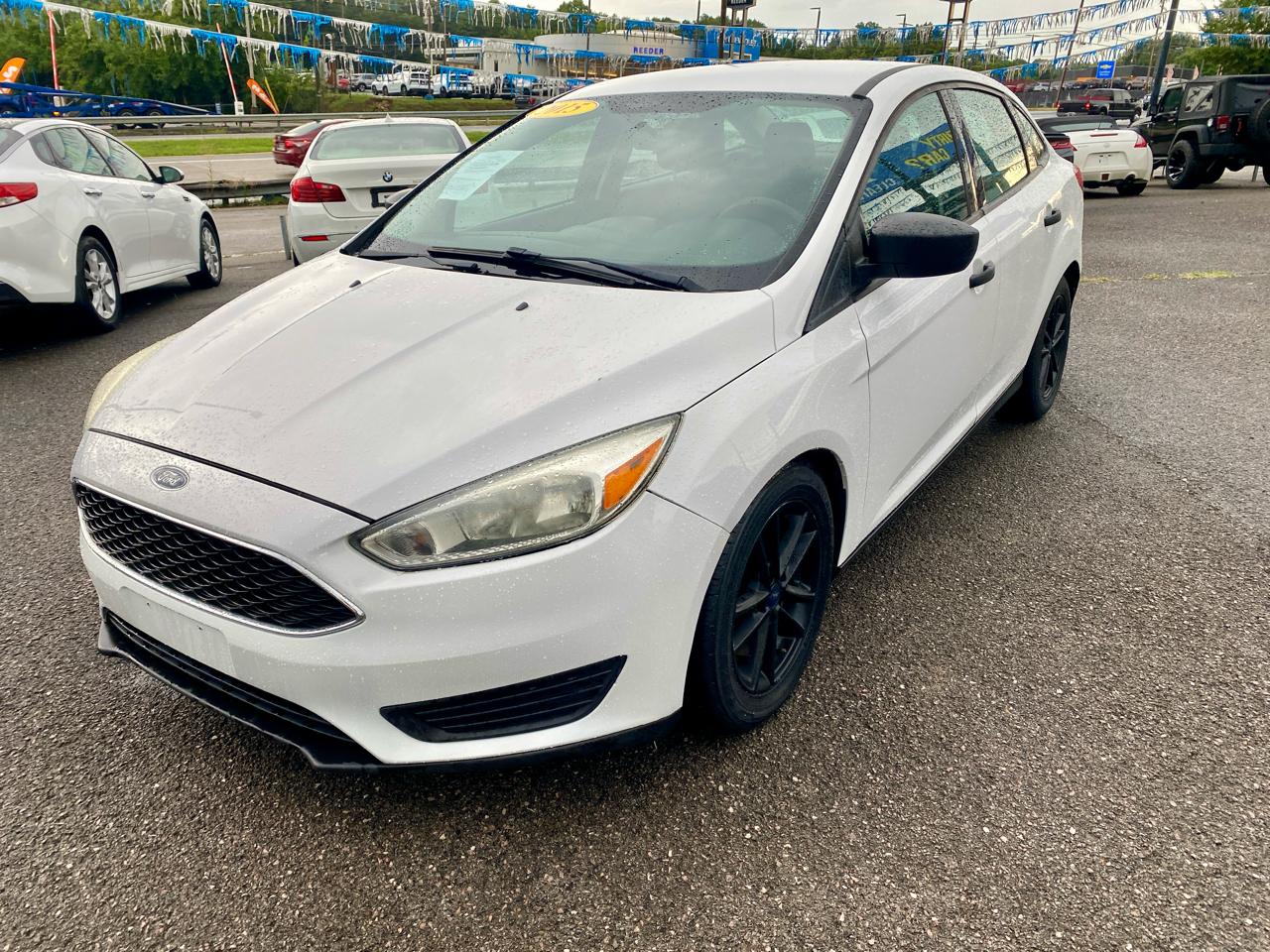 Ford Focus 4dr Sdn S 2015