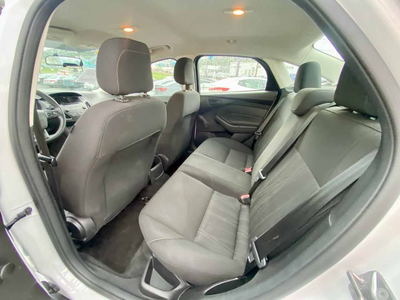 Ford Focus 4dr Sdn S 2015