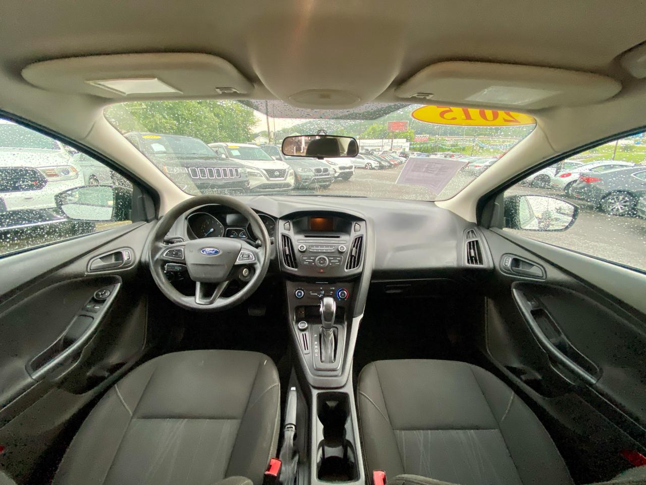Ford Focus 4dr Sdn S 2015