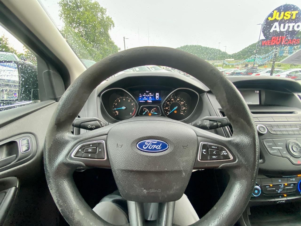 Ford Focus 4dr Sdn S 2015