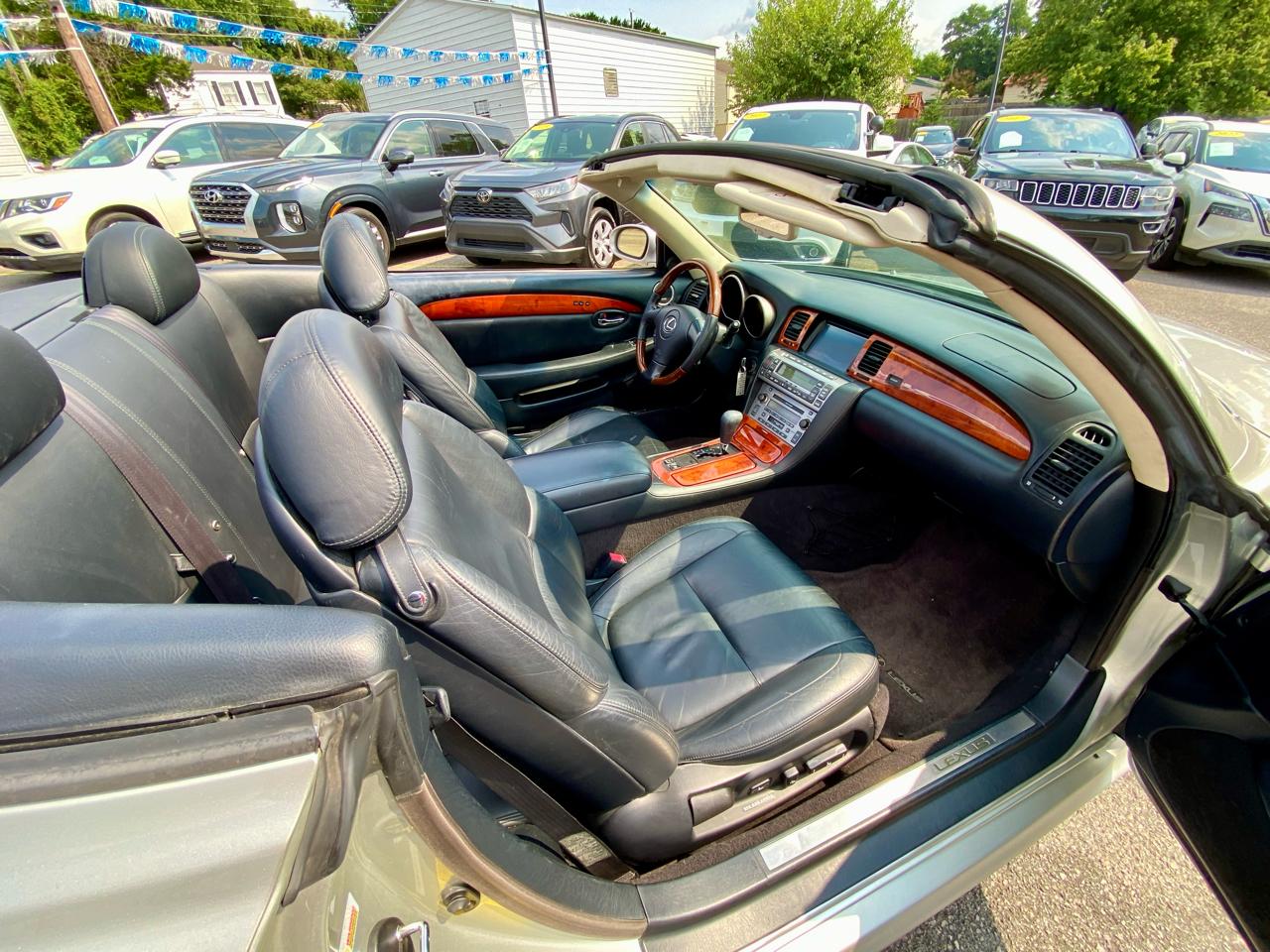 Lexus SC 430 2dr Convertible 2004