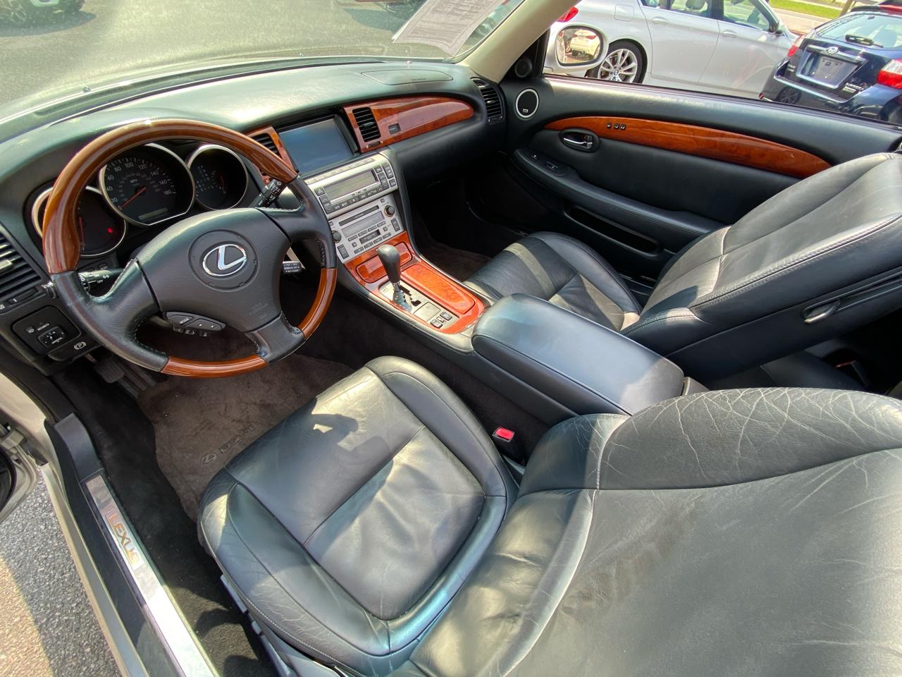 Lexus SC 430 2dr Convertible 2004