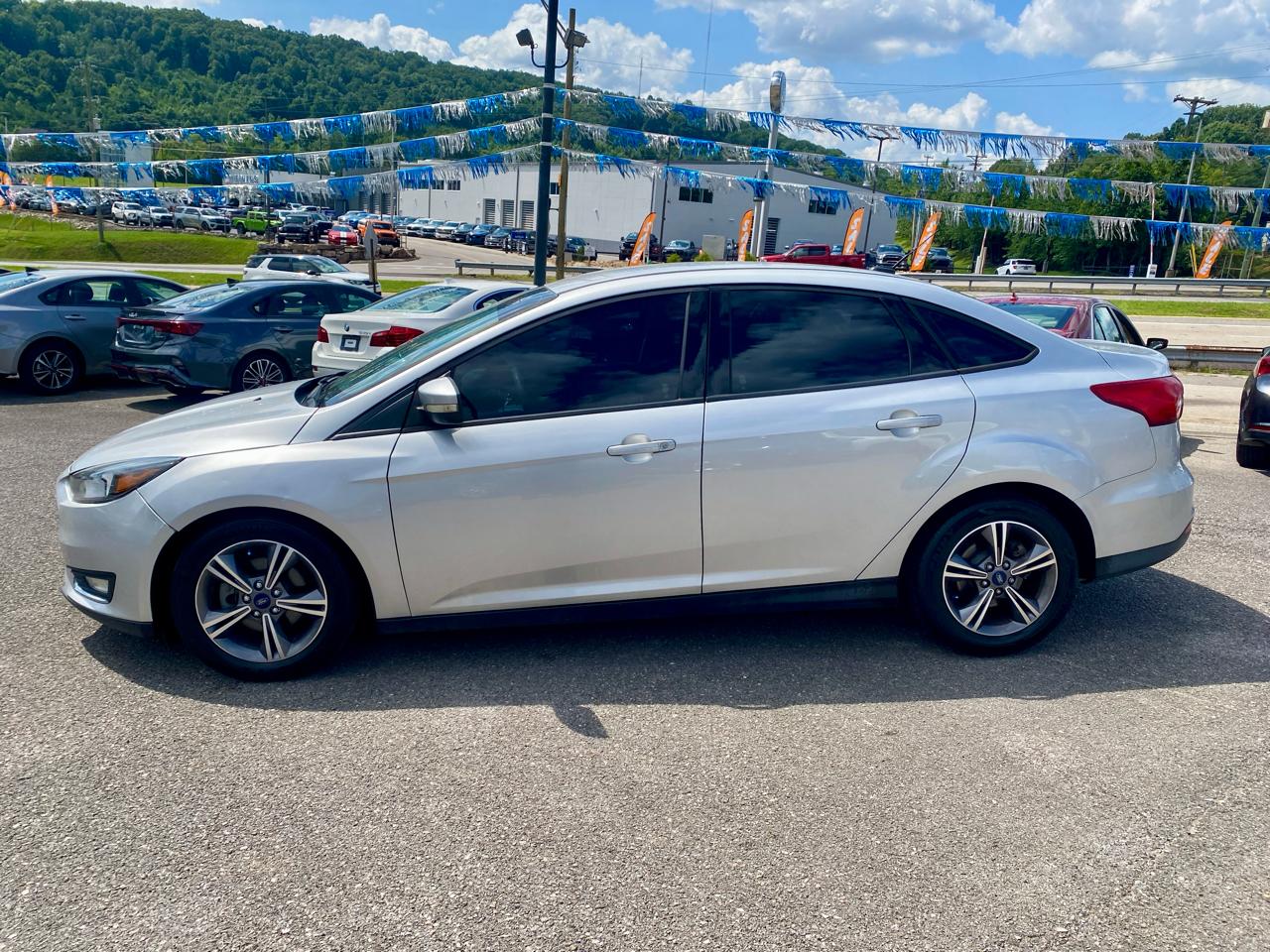 Ford Focus SE Sedan 2017