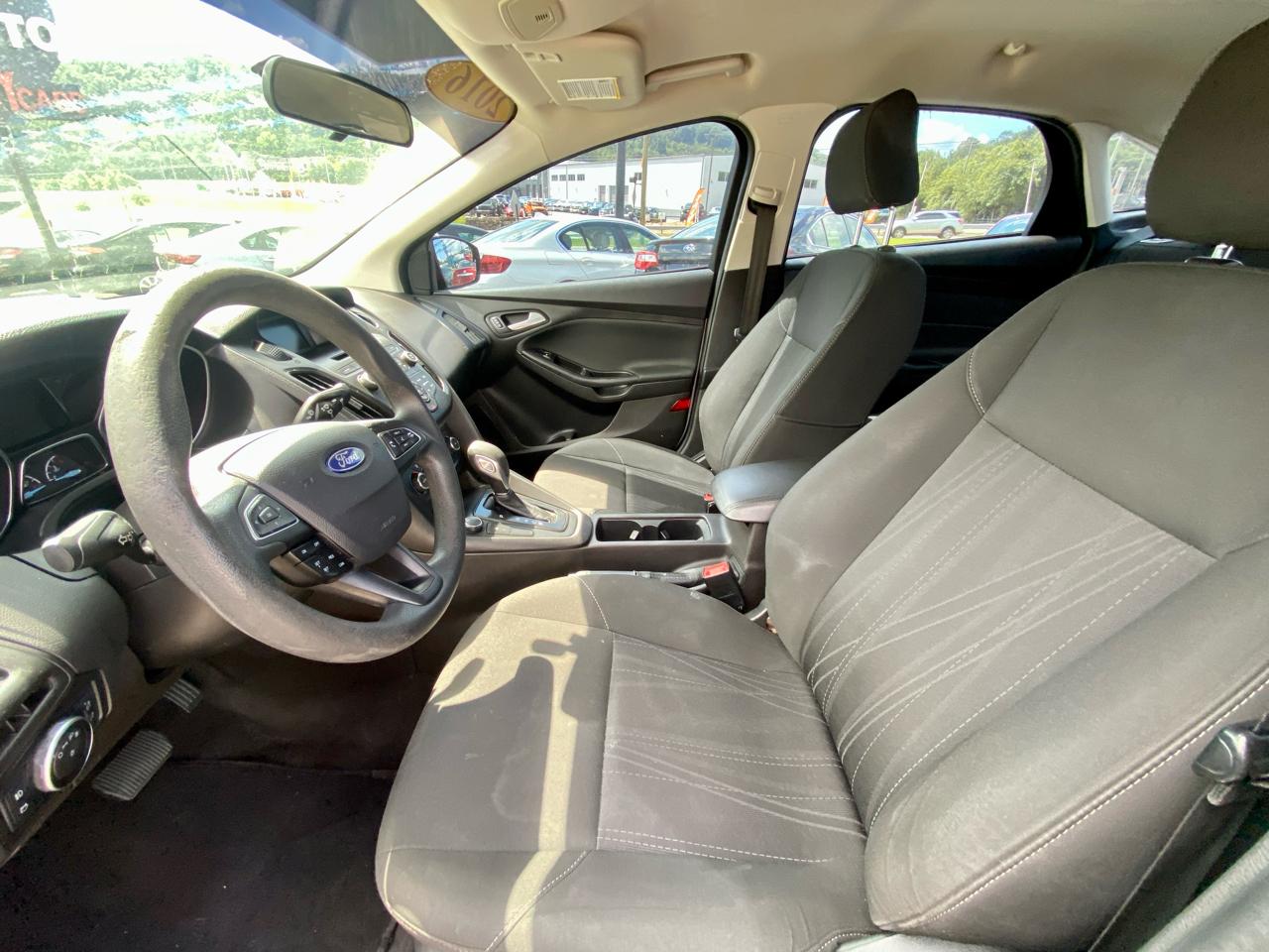 Ford Focus SE Sedan 2017