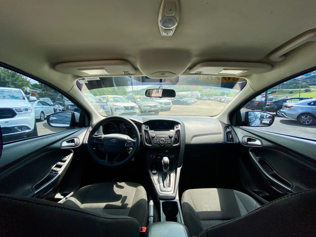 Ford Focus SE Sedan 2017