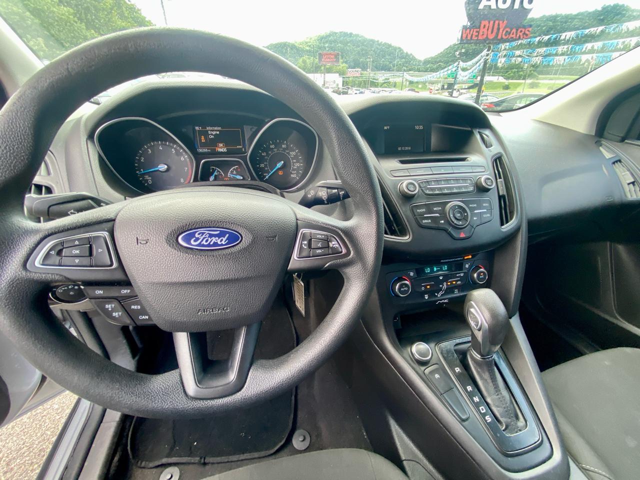 Ford Focus SE Sedan 2017