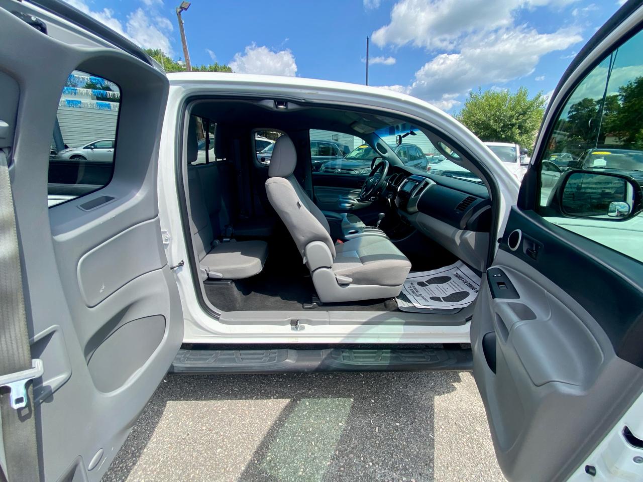 Toyota Tacoma 2WD Access Cab I4 AT (Natl) 2014