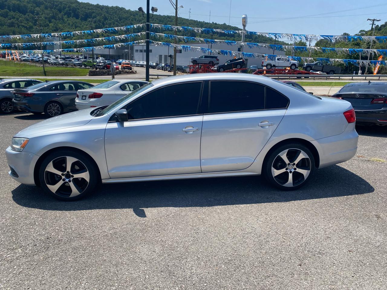 Volkswagen Jetta Sedan 4dr Man S w/Sunroof 2013