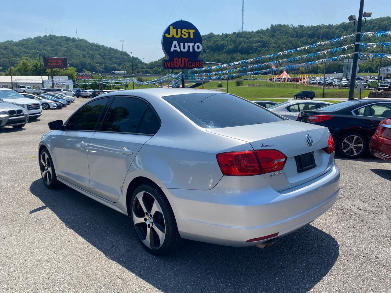 Volkswagen Jetta Sedan 4dr Man S w/Sunroof 2013