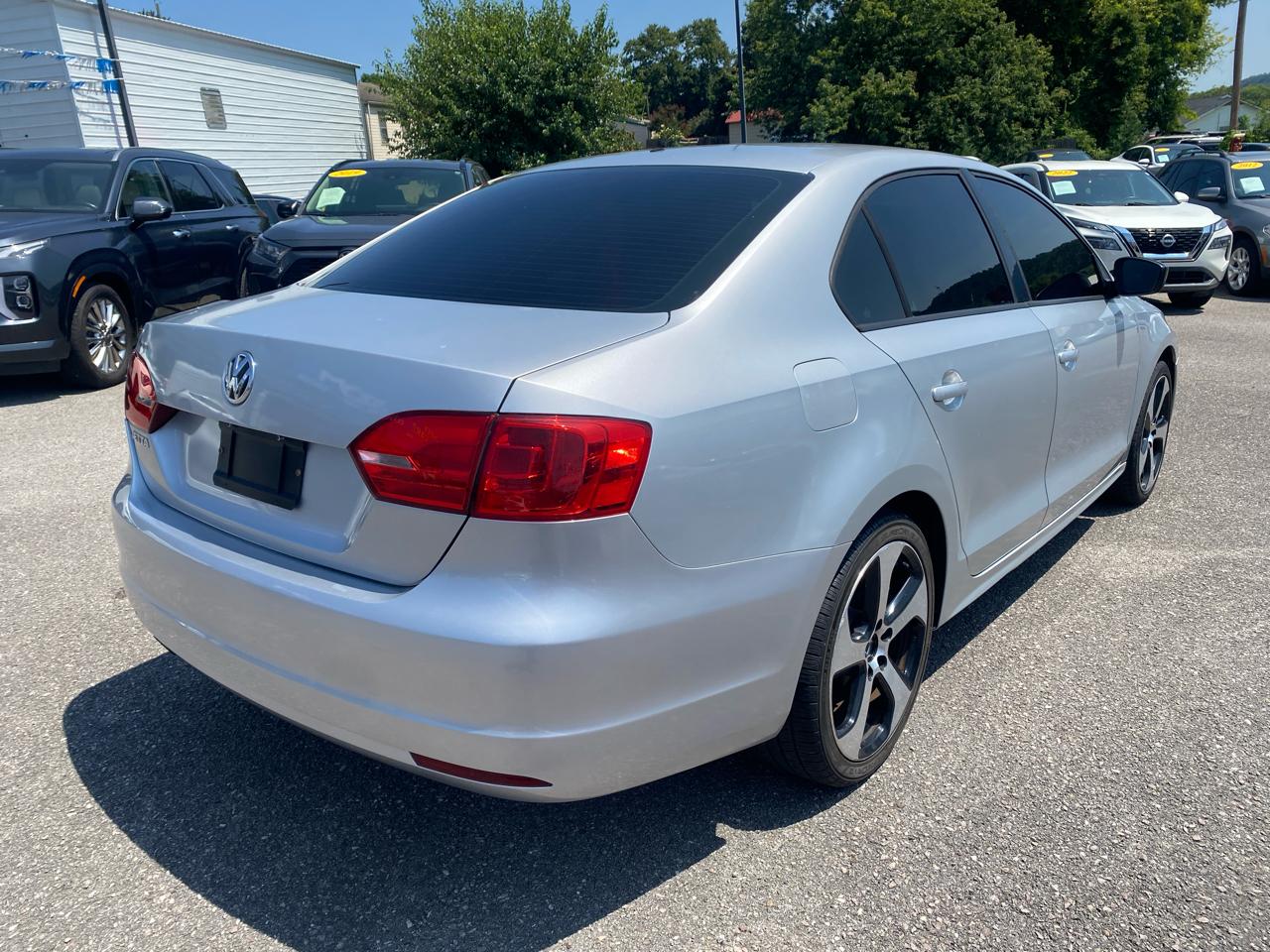 Volkswagen Jetta Sedan 4dr Man S w/Sunroof 2013