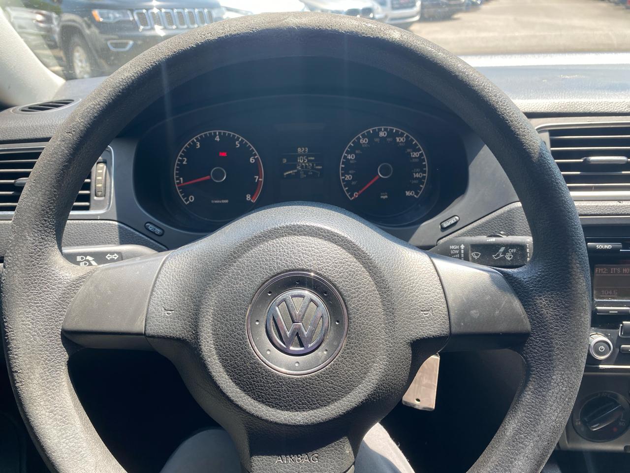 Volkswagen Jetta Sedan 4dr Man S w/Sunroof 2013