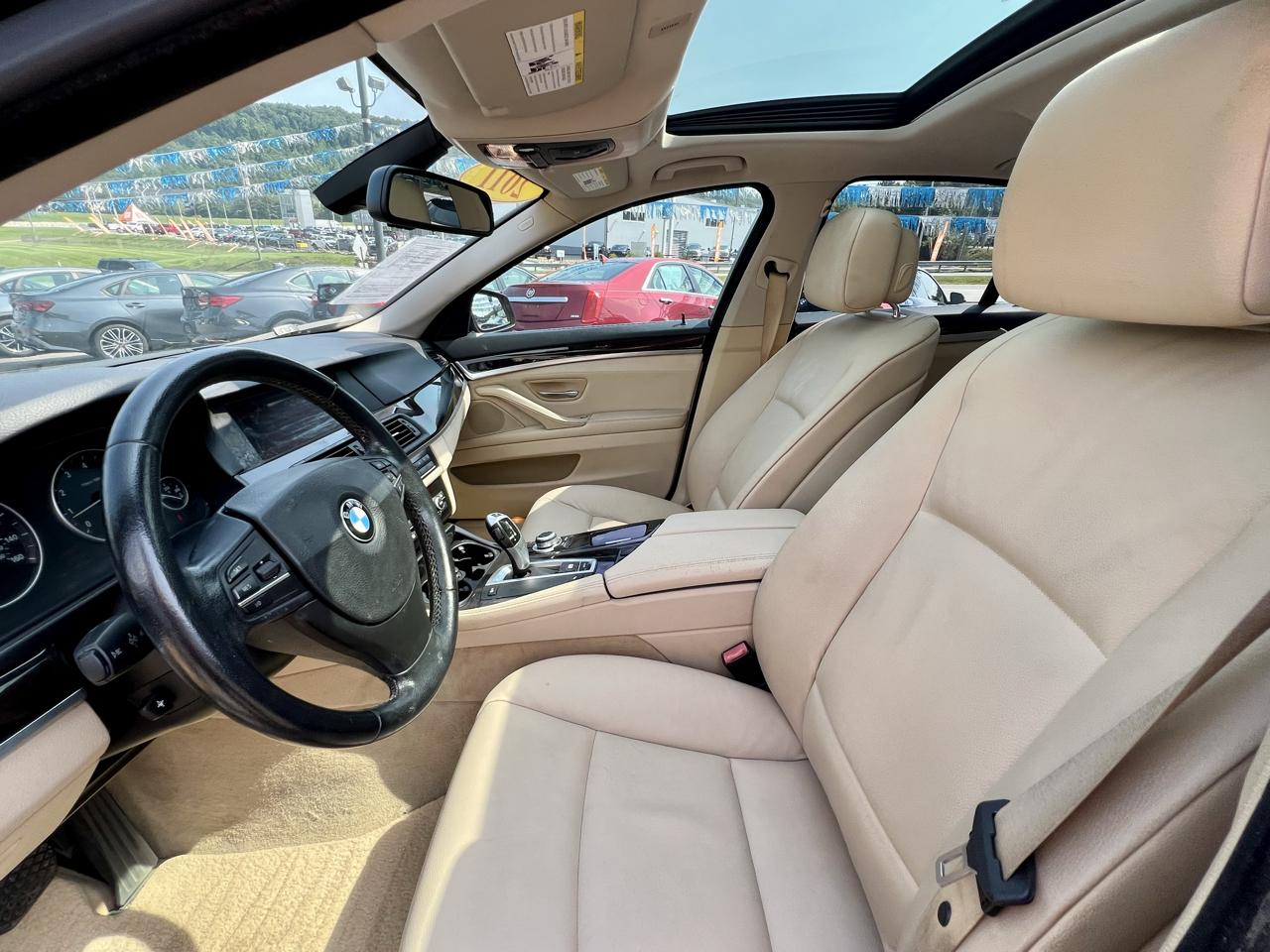 BMW 5 Series 4dr Sdn 528i RWD 2011