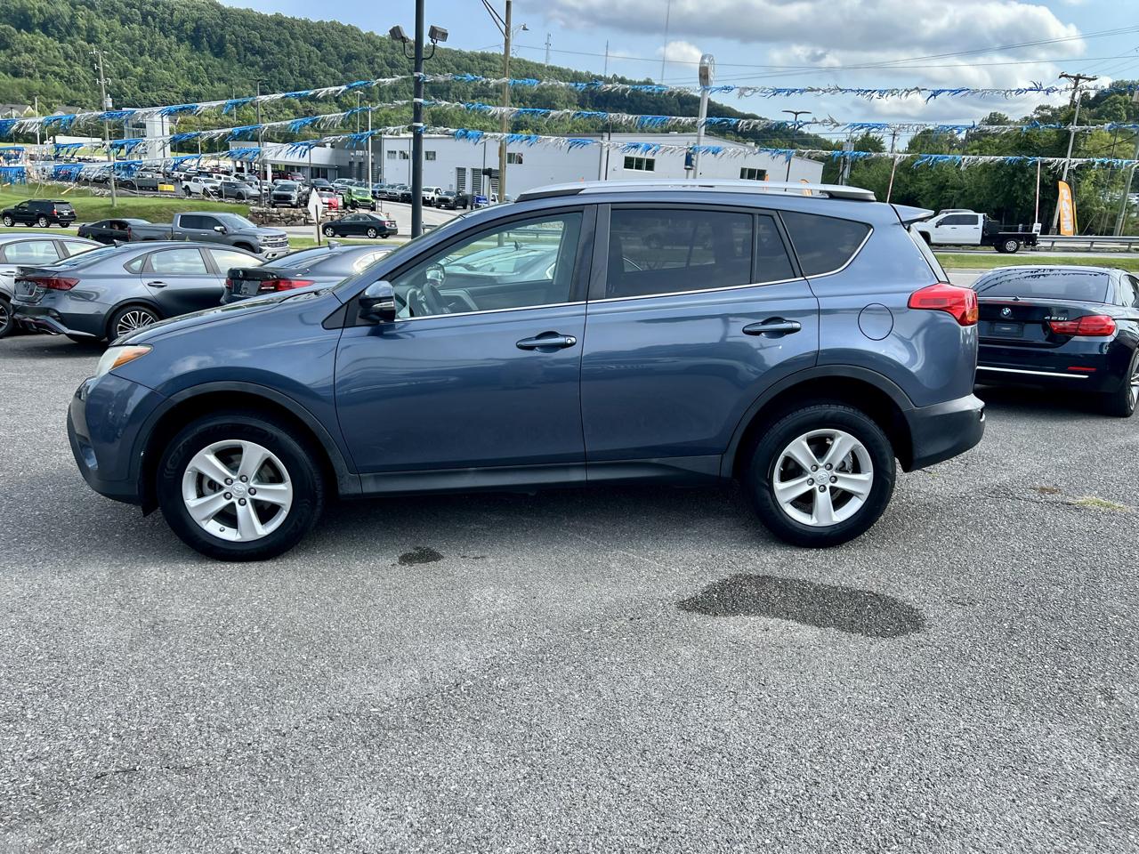 Toyota RAV4 FWD 4dr XLE (Natl) 2014