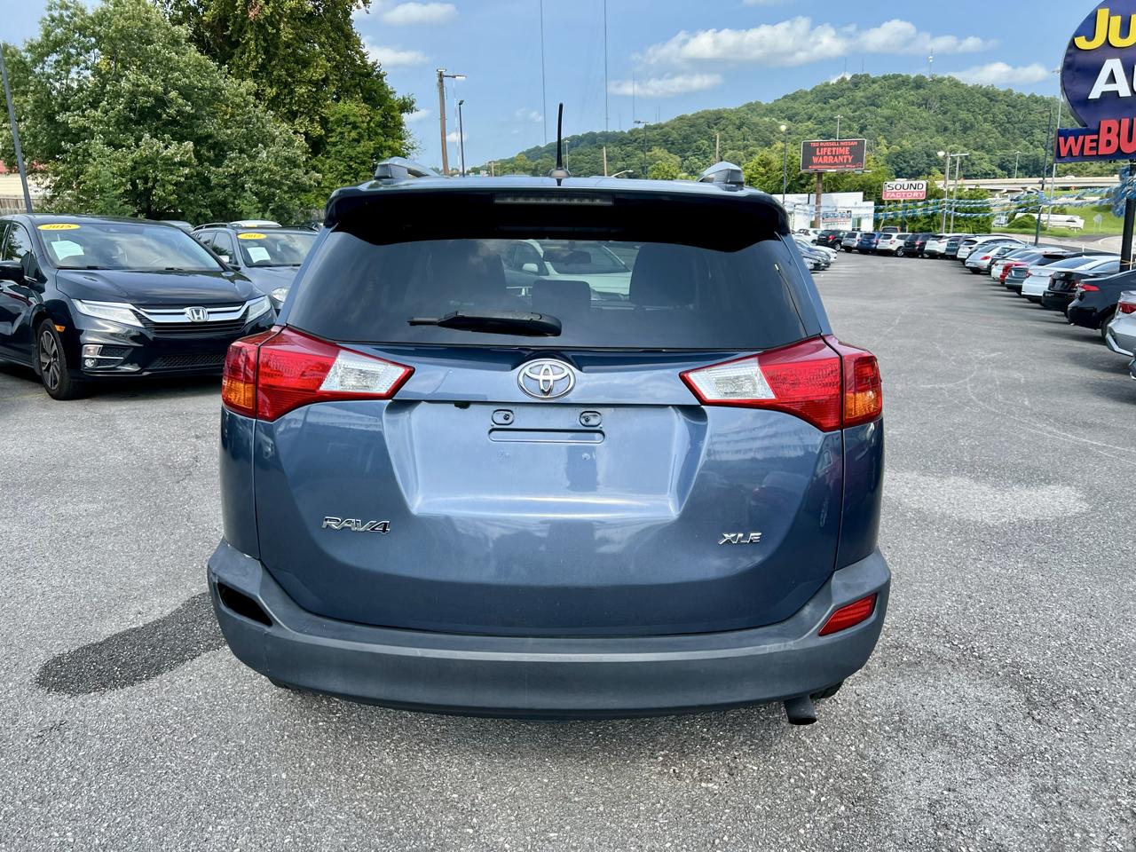 Toyota RAV4 FWD 4dr XLE (Natl) 2014