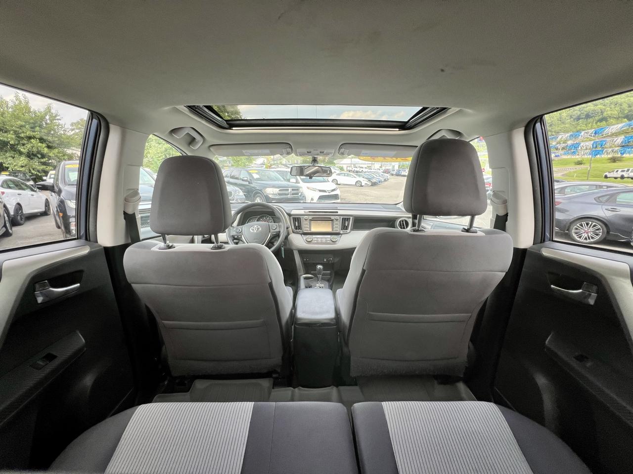 Toyota RAV4 FWD 4dr XLE (Natl) 2014