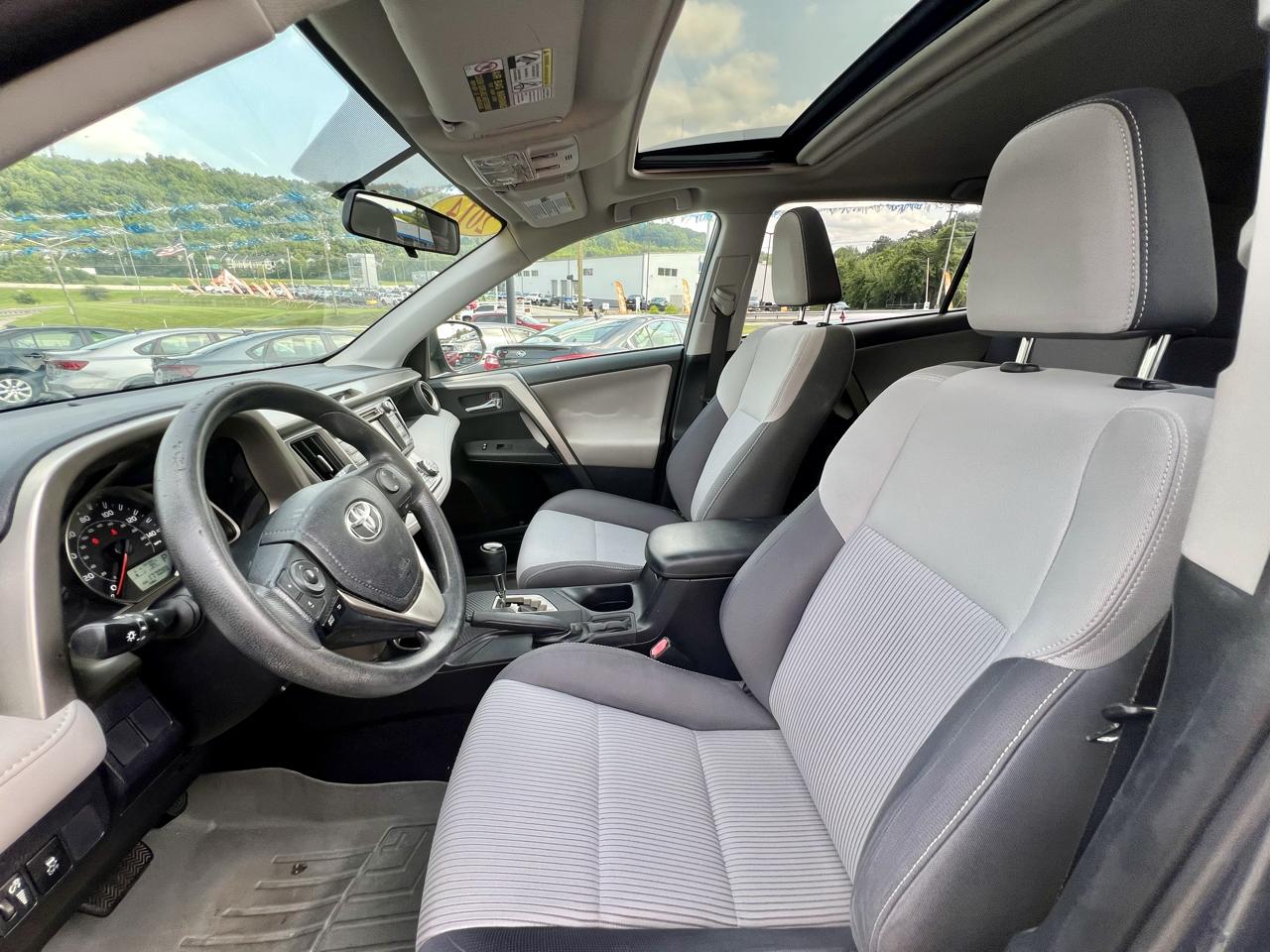 Toyota RAV4 FWD 4dr XLE (Natl) 2014