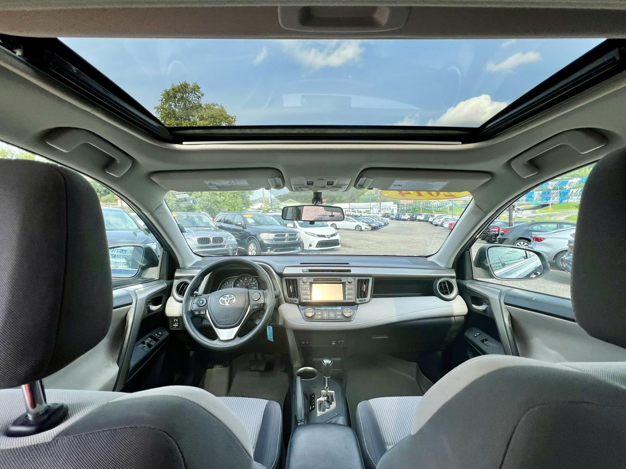 Toyota RAV4 FWD 4dr XLE (Natl) 2014